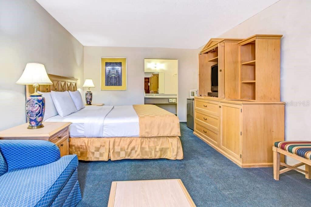 ACREAGE & UNREC - Commercial Sale