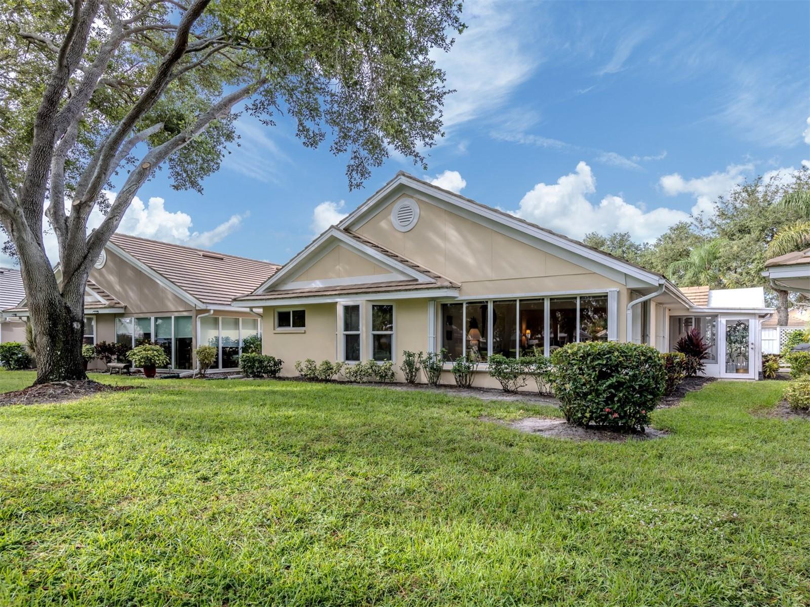 CLUBSIDE VILLAS - Residential