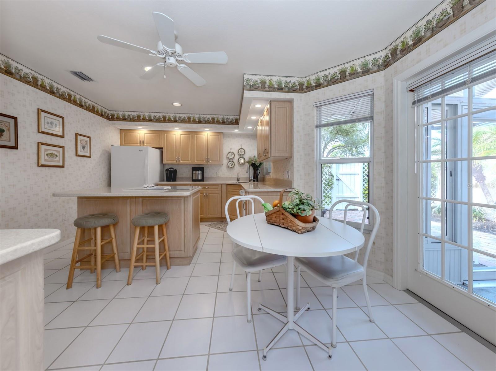 CLUBSIDE VILLAS - Residential
