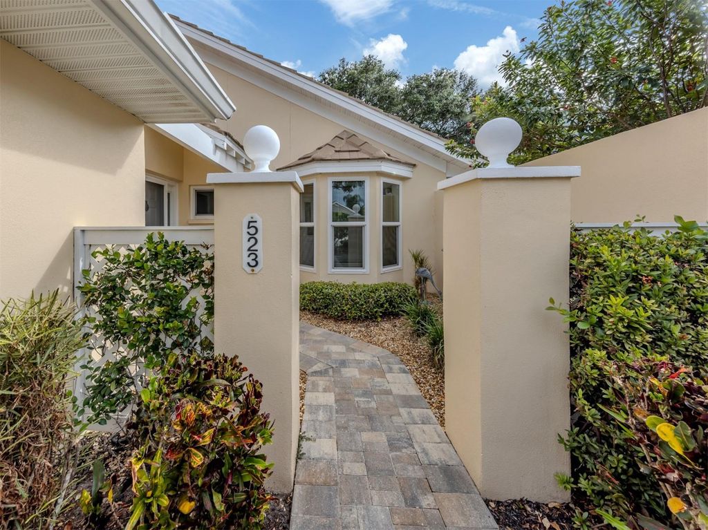 Photo of 523 Clubside Circle #52, Venice, FL 34293 (MLS # N6140891)