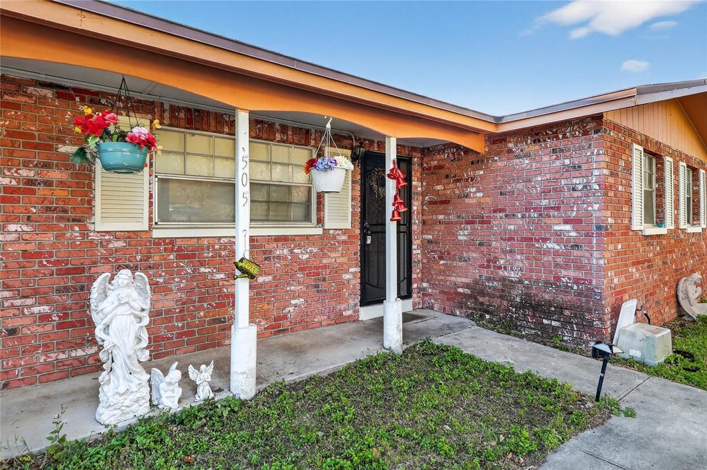 Photo of 505 Clearfield Road, Brandon, FL 33511 (MLS # L4959796)