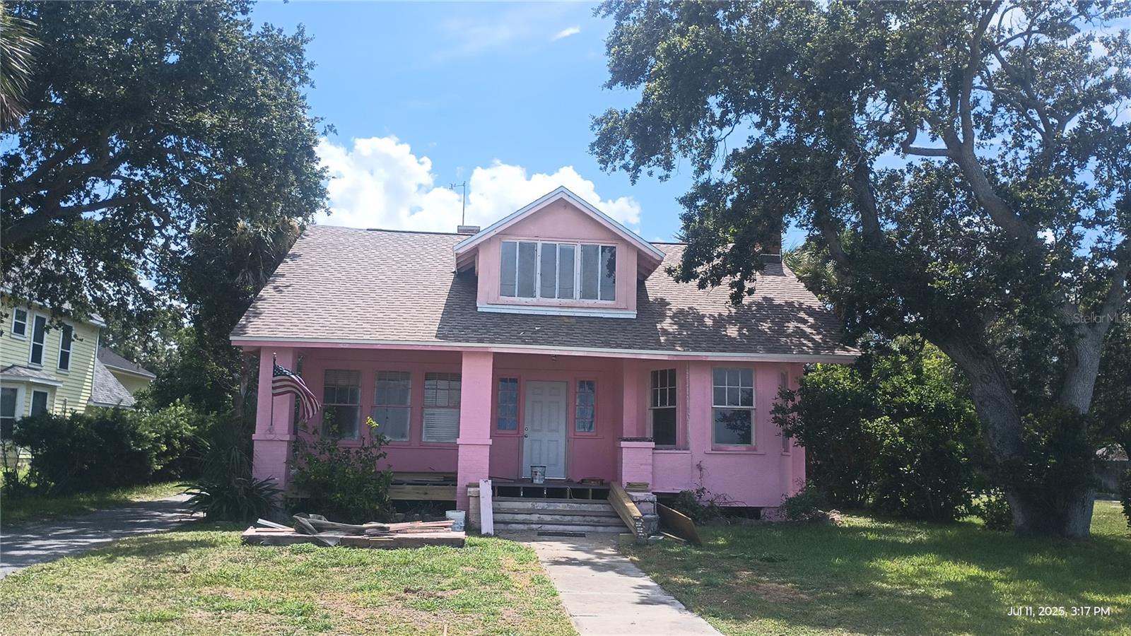 Home is in the process of remodeling, including a new kitchen and baths. Should be completed by Aug 30. Historic Halifax river front home. Huge yard. 3 bedrooms, 2 full baths. Downstairs has kitchen with cooking island, separate dining room, living room, 1 bedroom and bath. Upstairs has 2 bedrooms, office overlooking the river and bath.
Owner in process of painting the exterior. Small pets ok with fee. (some photos are virtually staged for illustration purposes only, This home is unfurnished)