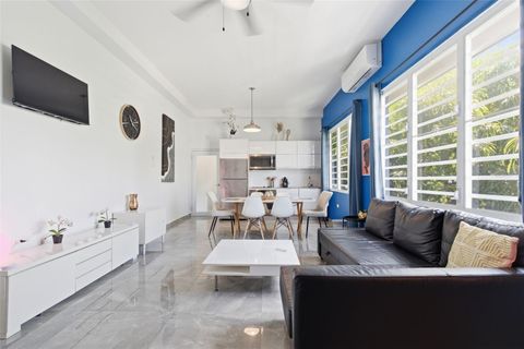 56 CALLE F KRUG CONDADO PH-2 SAN JUAN  00907