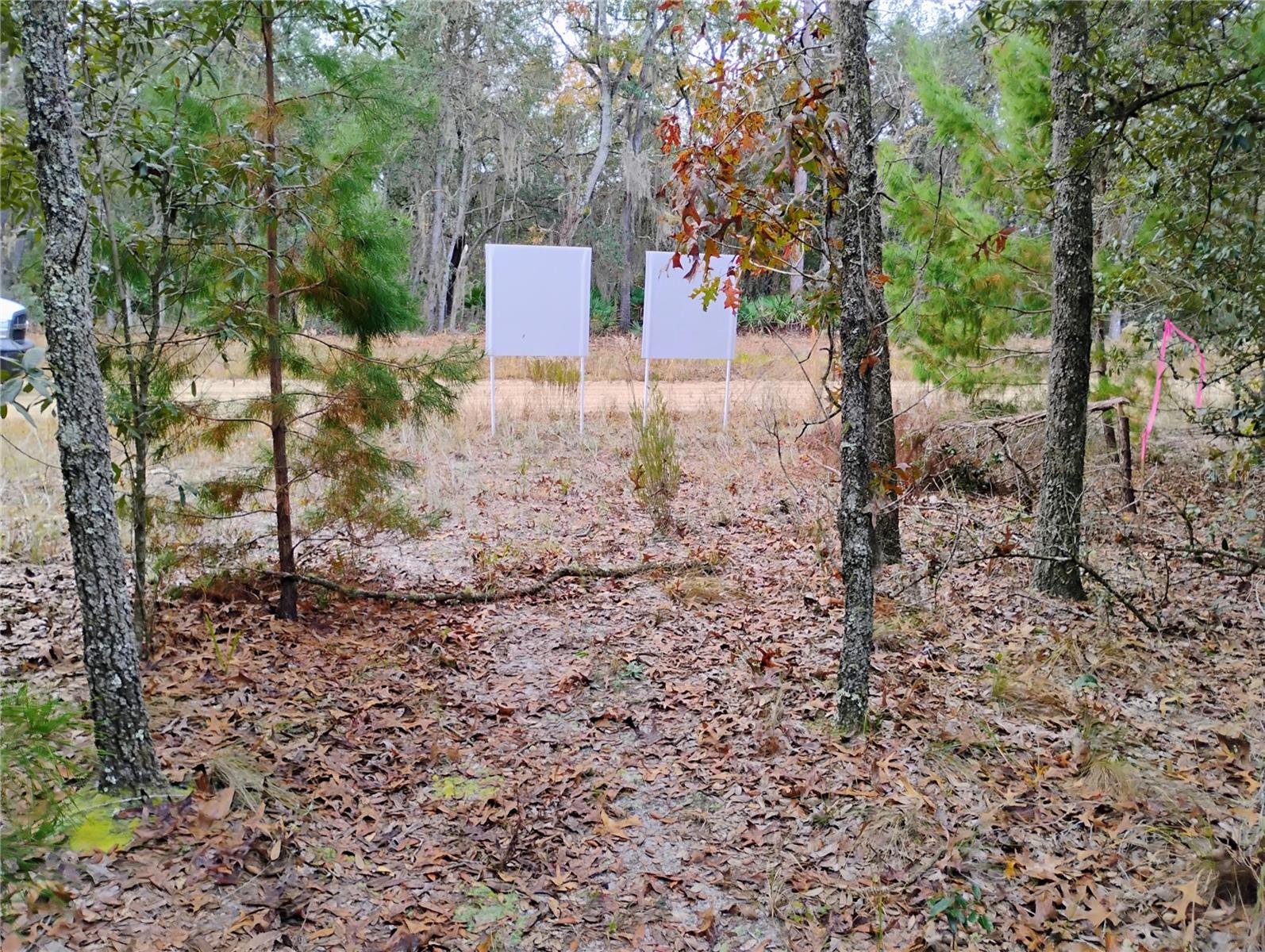 INTERLACHEN LAKES ESTATES - Land