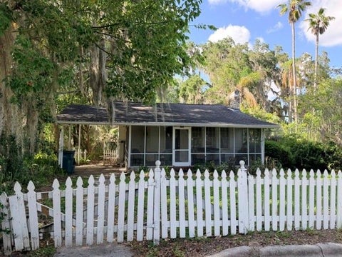 Photo of 1255 SE Silver Springs Place, Ocala, FL 34471 (MLS # OM727390)