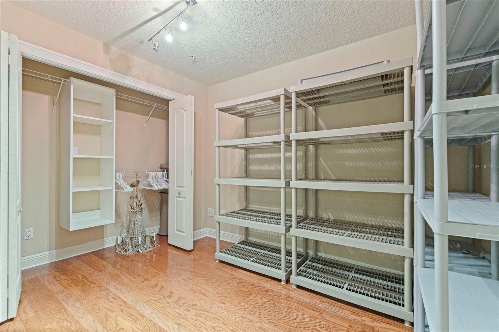 VILLA DEL MARE TWNHMS - Residential