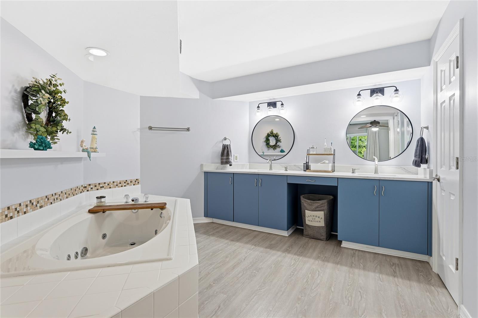 TIDY ISLAND PH III - Residential