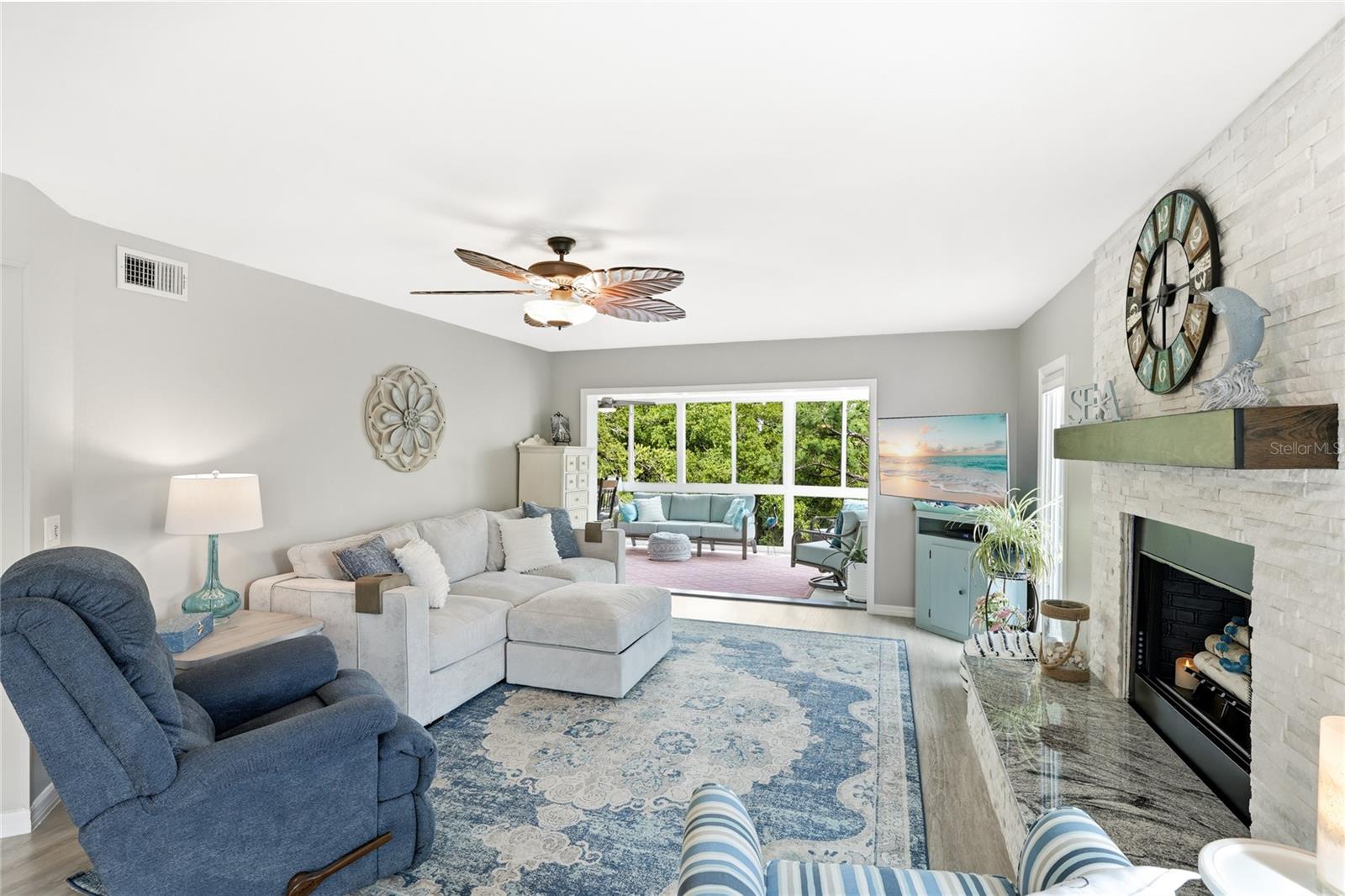 TIDY ISLAND PH III - Residential