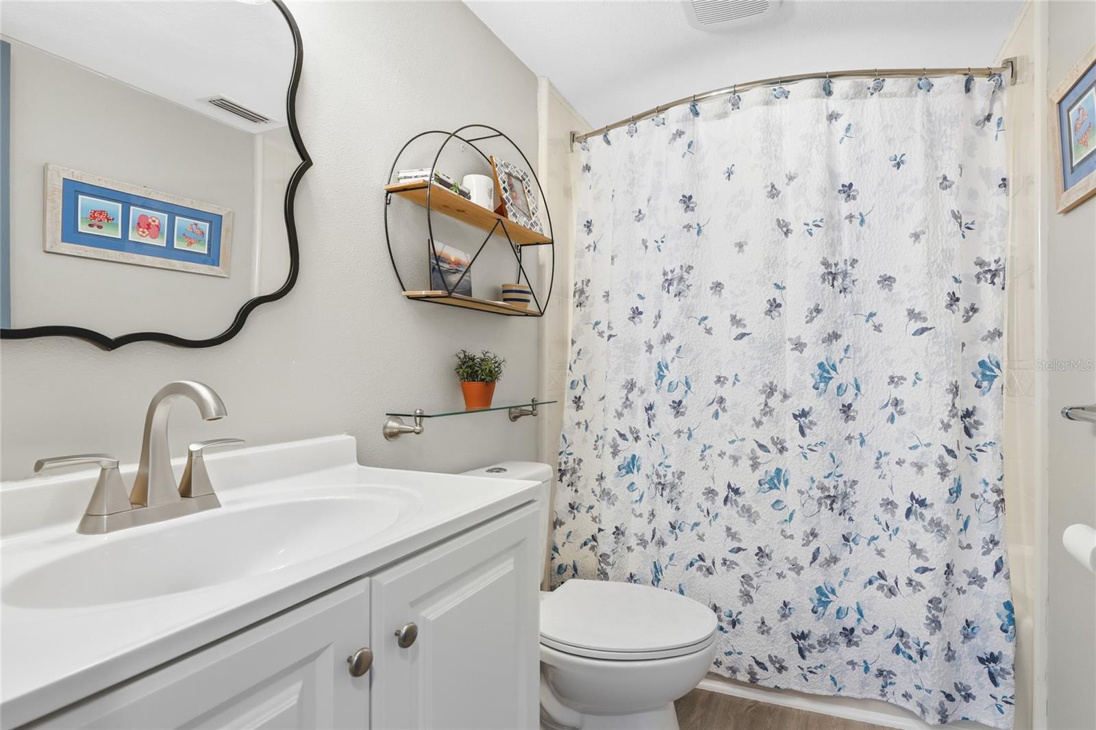 TIDY ISLAND PH III - Residential