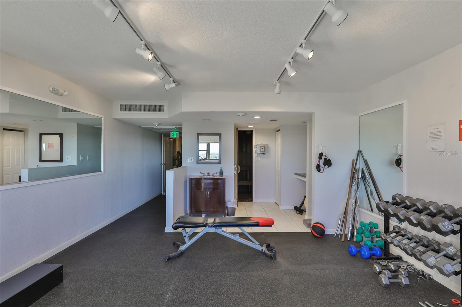 THE PINNACLE APTS A CONDO - Residential Lease