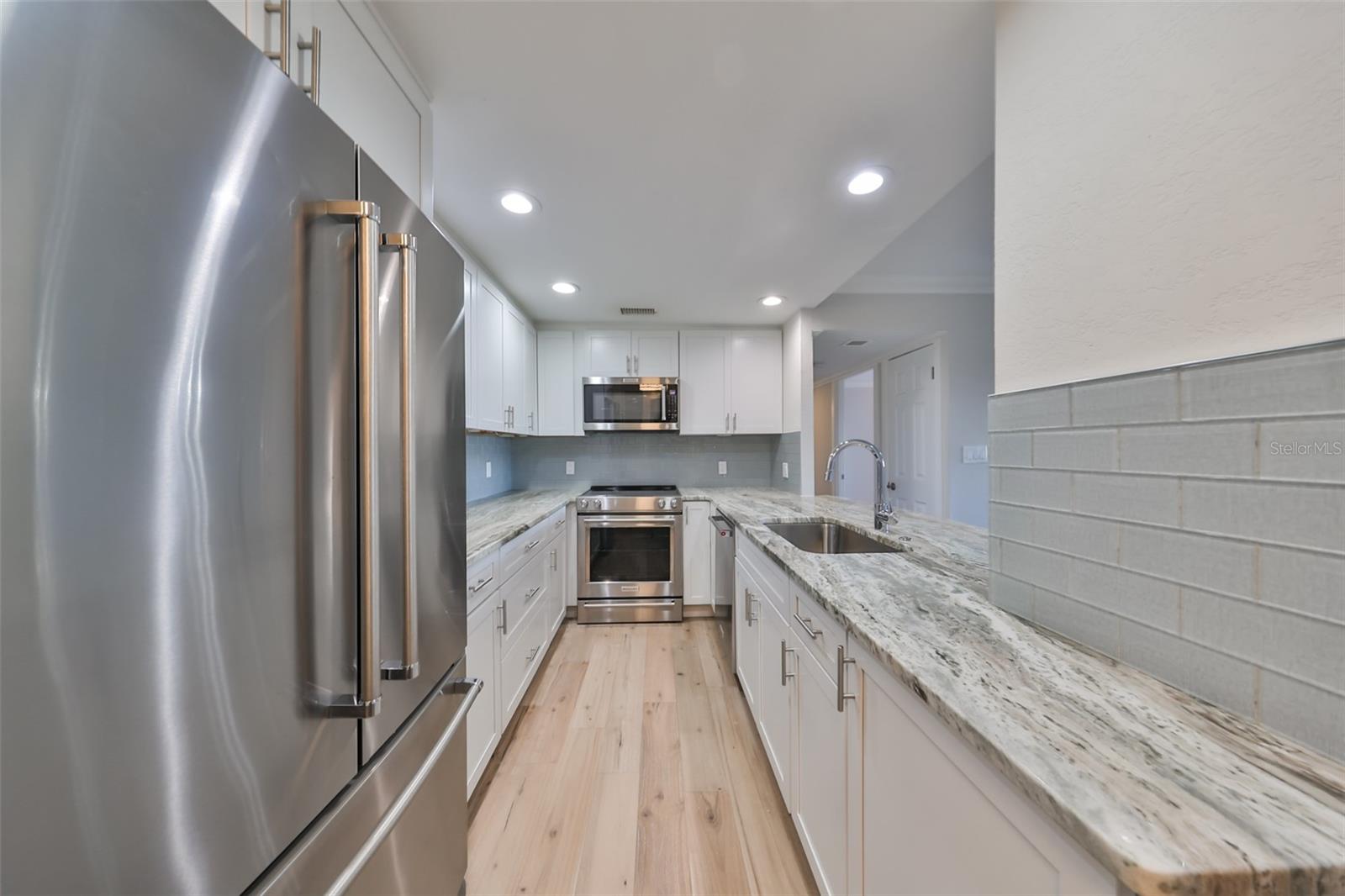 THE PINNACLE APTS A CONDO - Residential Lease