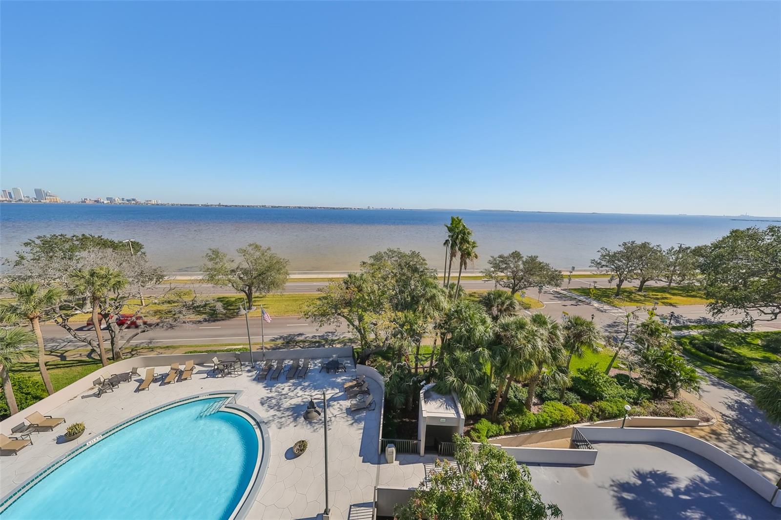 THE PINNACLE APTS A CONDO - Residential Lease