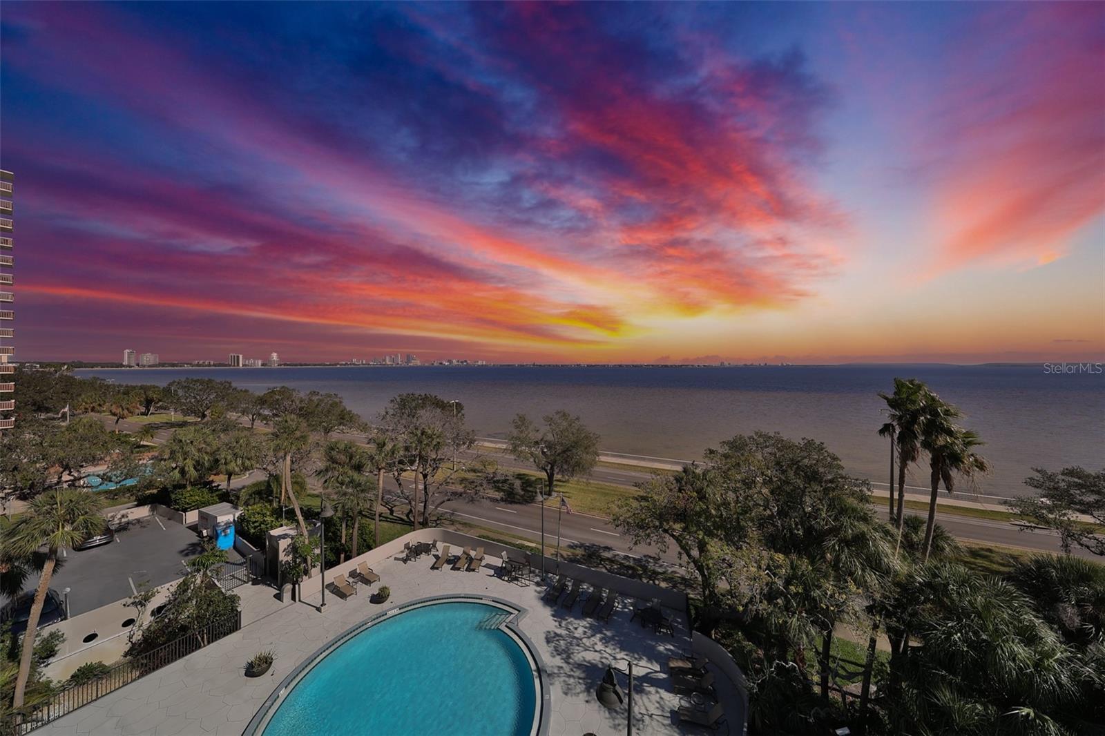 THE PINNACLE APTS A CONDO - Residential Lease