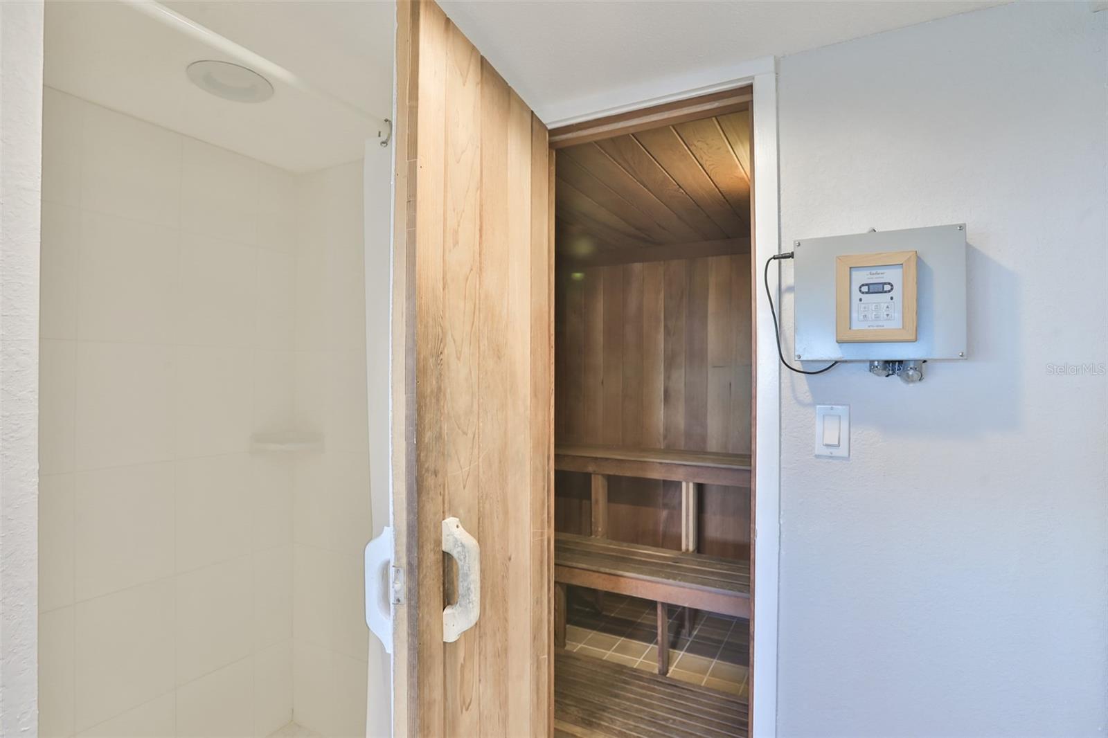 THE PINNACLE APTS A CONDO - Residential Lease