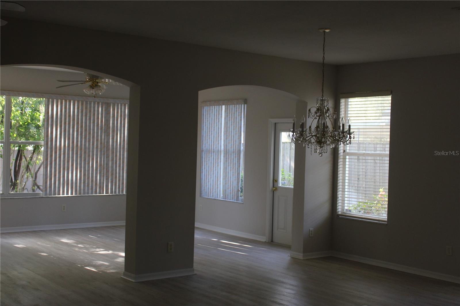 11737 CARROLLWOOD COVE DRIVE