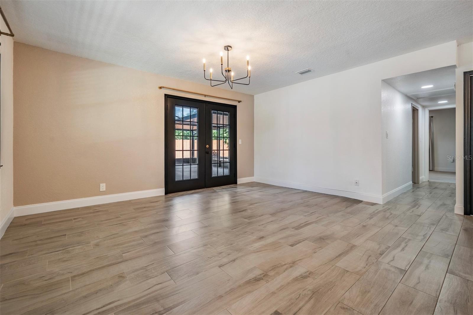 PINELLAS FARMS - Residential