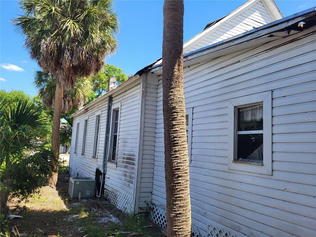 Photo of 2902 N Albany Avenue, Tampa, FL 33607 (MLS # W7885816)