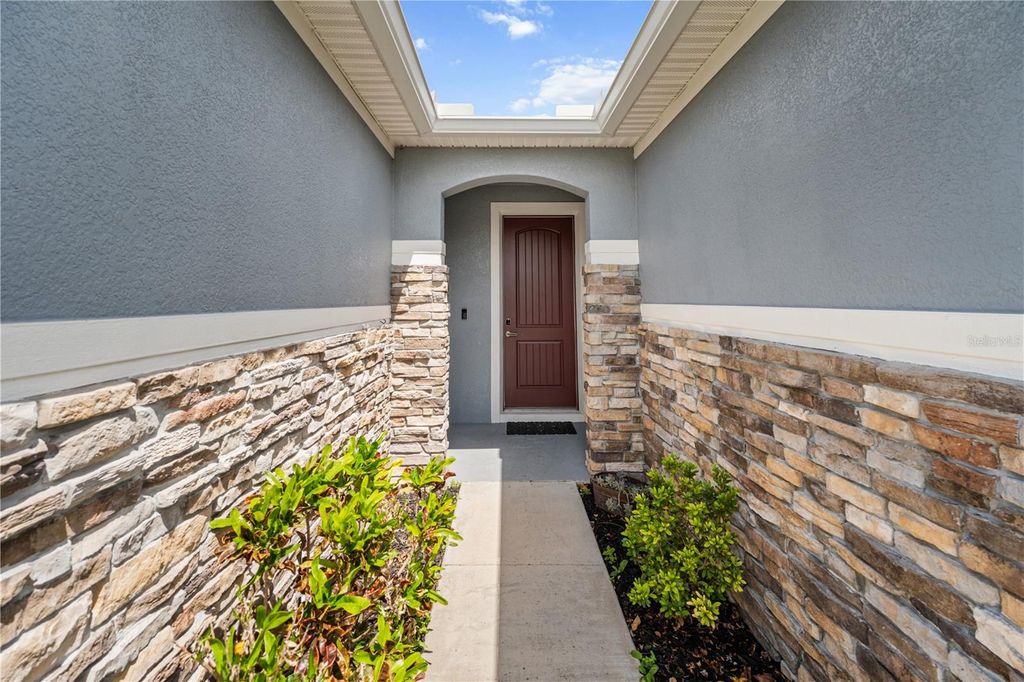 Photo of 2813 Shelburne Way, Saint Cloud, FL 34772 (MLS # S5148066)