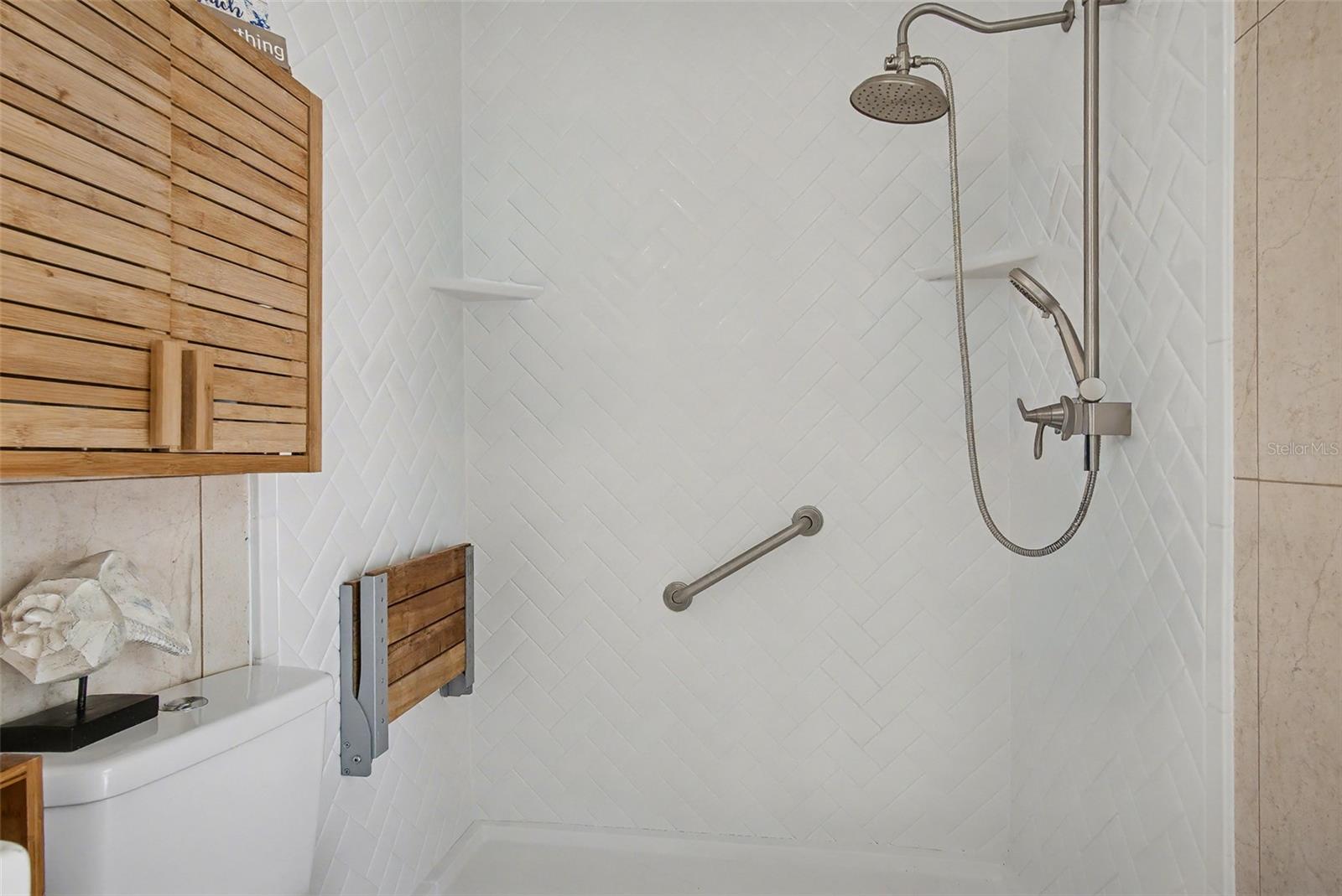 COURTNEY LANDING - Residential