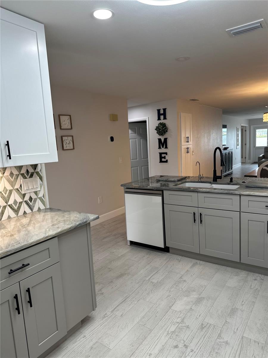 IMPERIAL COVE 13 - Residential Lease