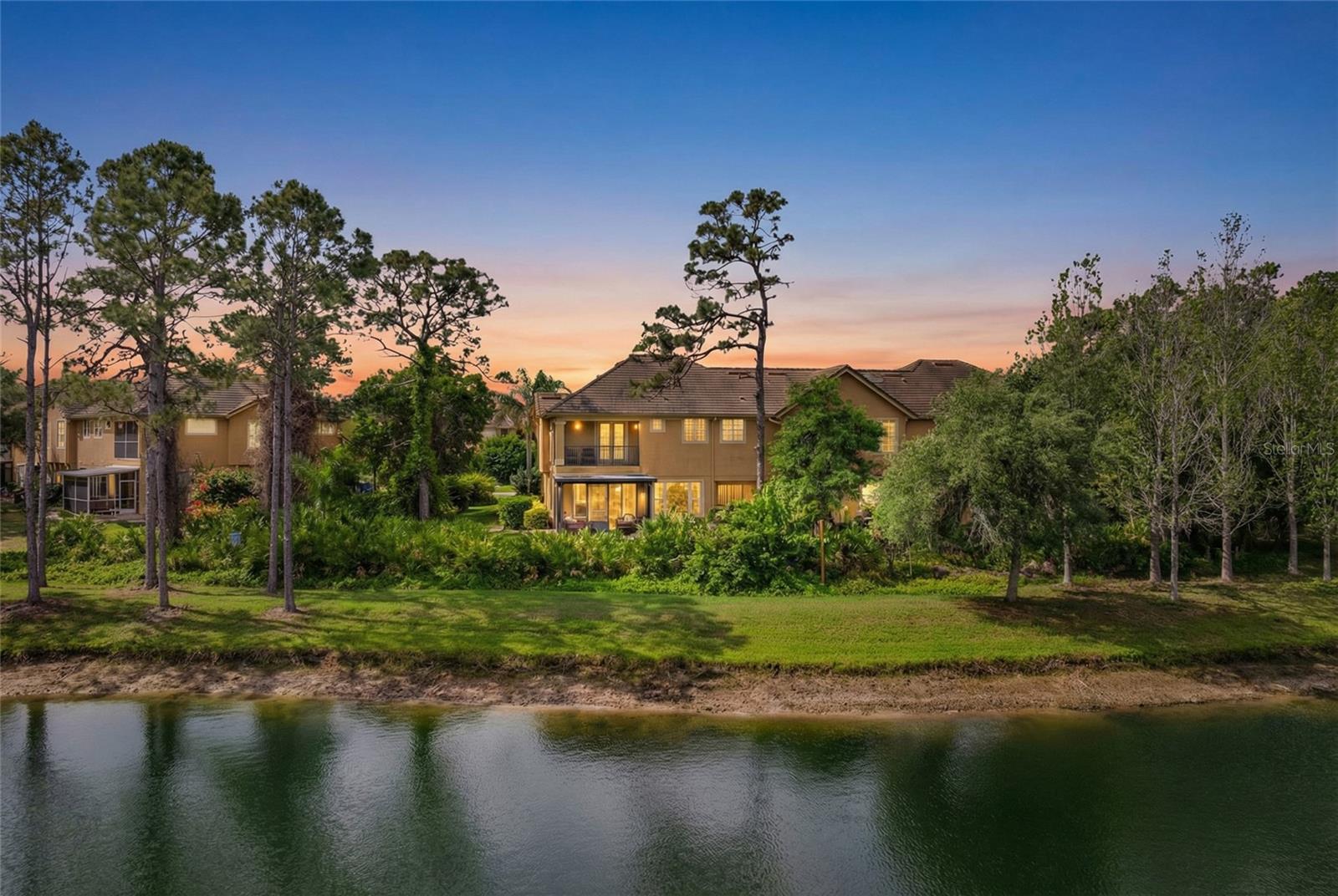 8204 VILLA GRANDE COURT