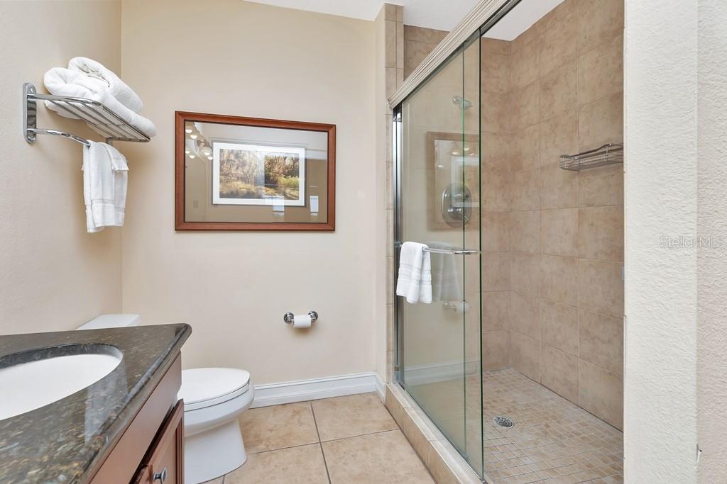 EMERALD GREEN VILLAS CONDOMINIUM ASSOCIA - Residential Lease