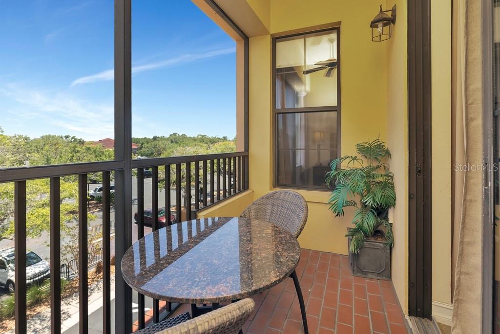 EMERALD GREEN VILLAS CONDOMINIUM ASSOCIA - Residential Lease