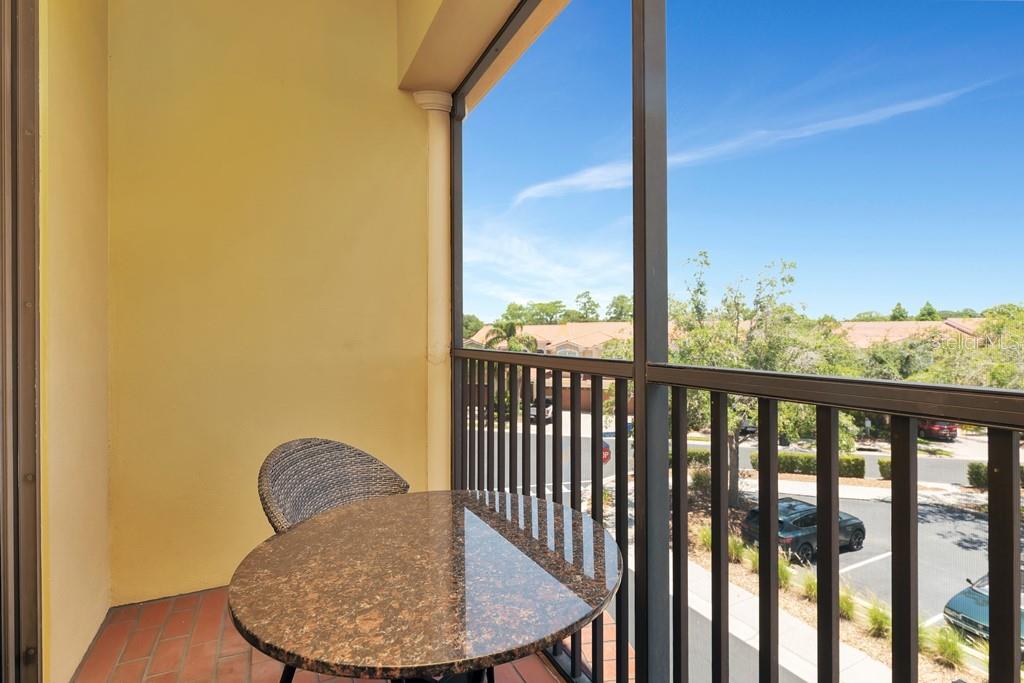 EMERALD GREEN VILLAS CONDOMINIUM ASSOCIA - Residential Lease