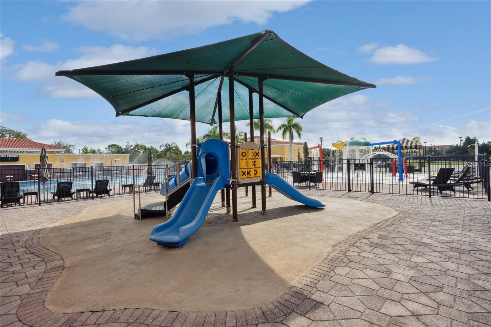 EMERALD GREEN VILLAS CONDOMINIUM ASSOCIA - Residential Lease