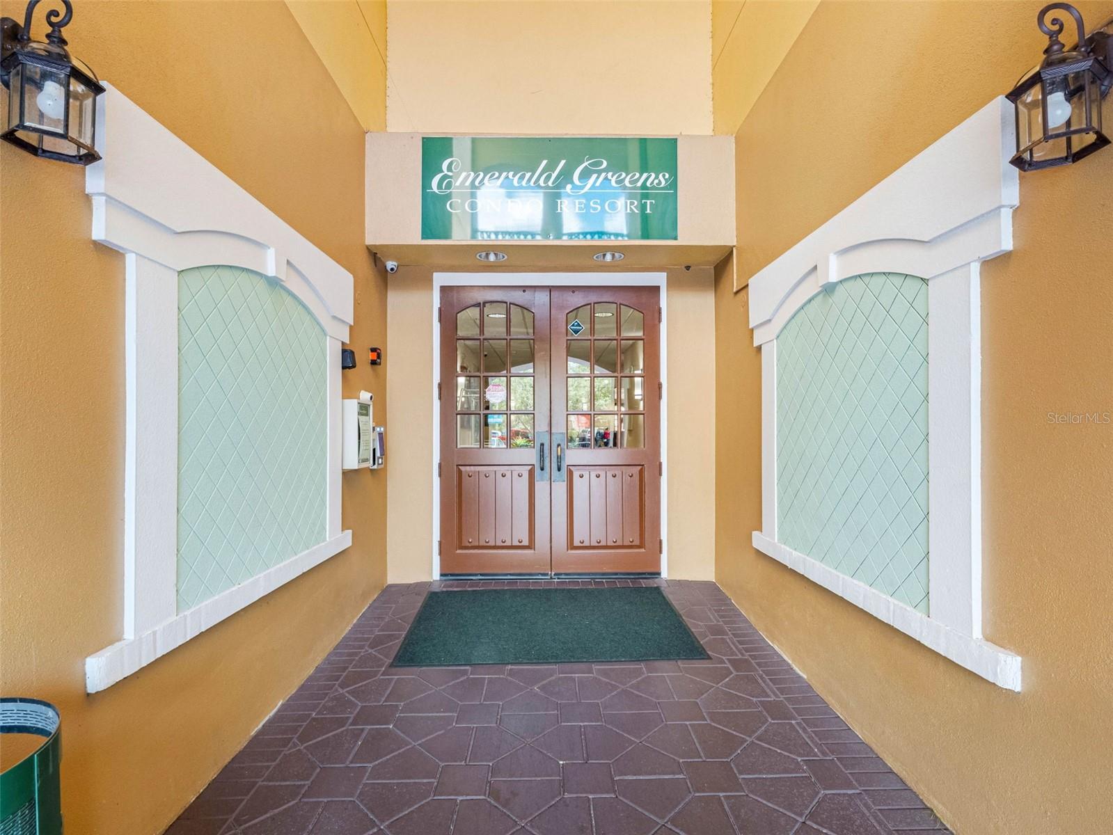 EMERALD GREEN VILLAS CONDOMINIUM ASSOCIA - Residential Lease