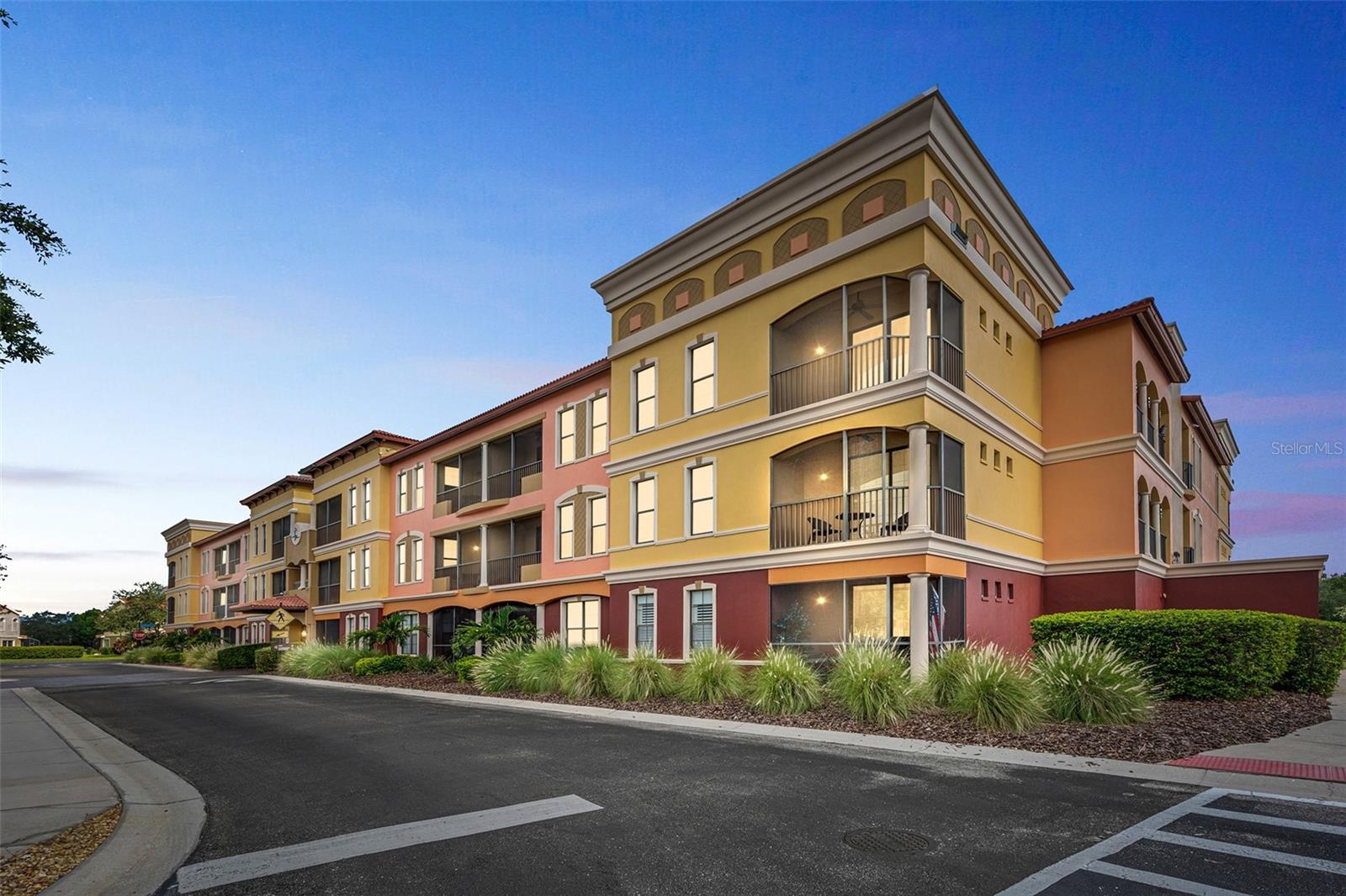 EMERALD GREEN VILLAS CONDOMINIUM ASSOCIA - Residential Lease