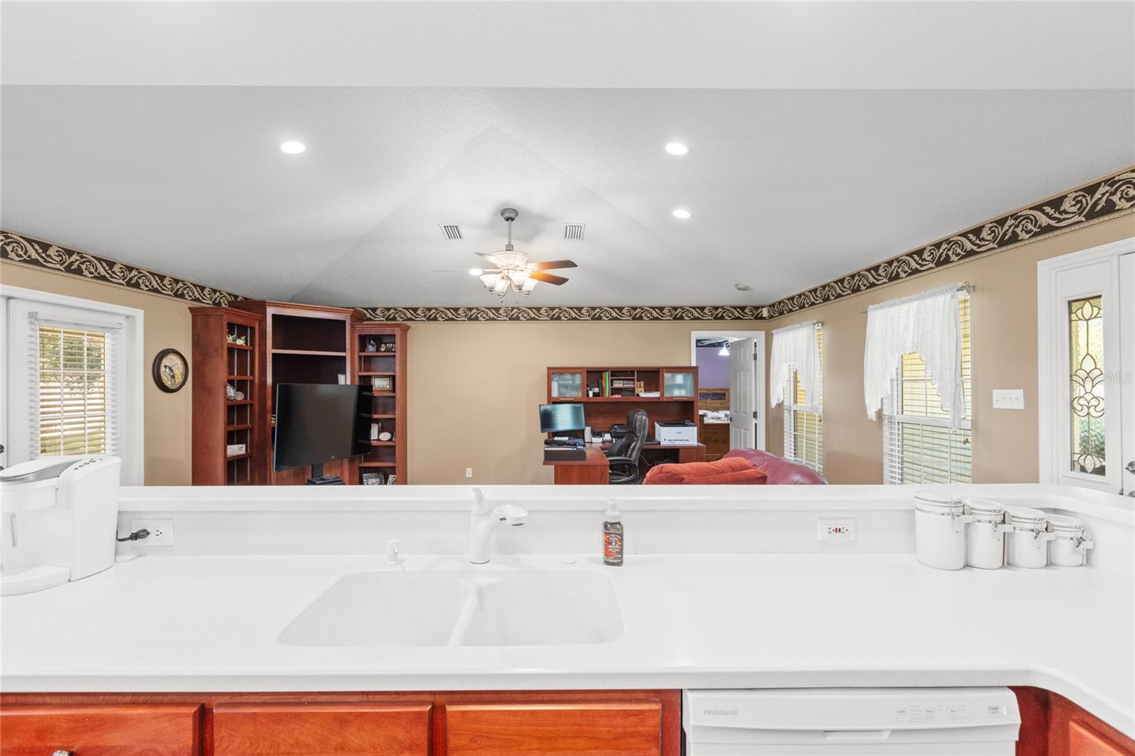 KCE REP OF PORT - Residential