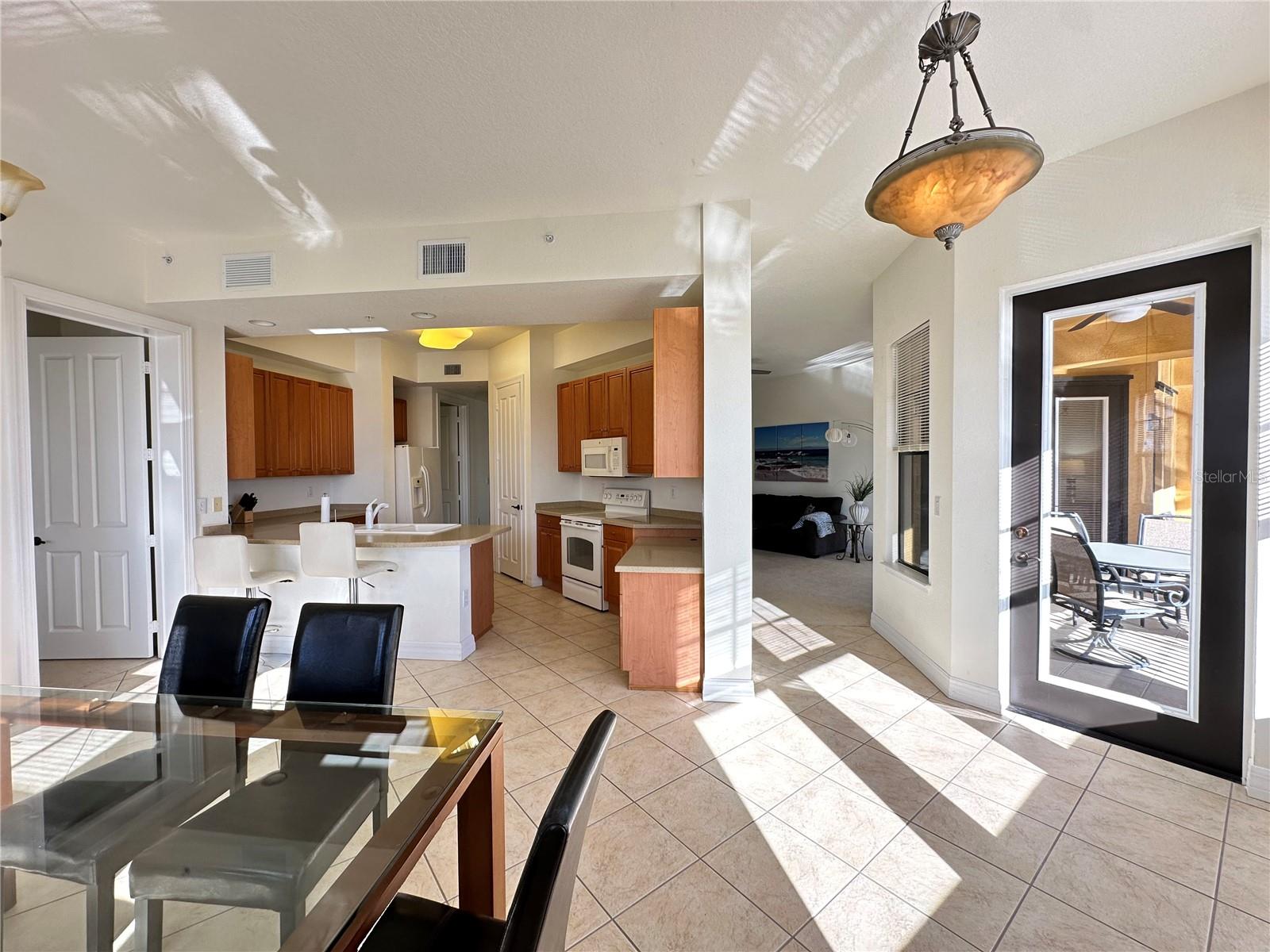 BOCA LAGO/VIVANTE 06 - Residential Lease