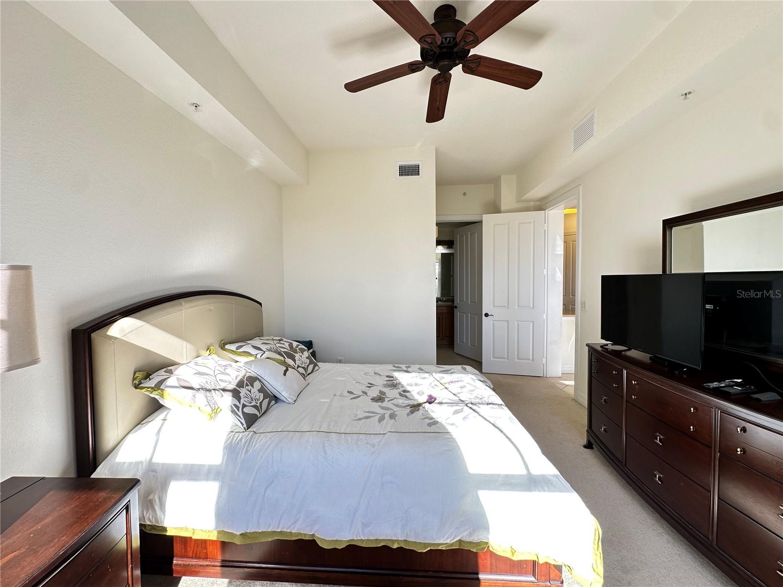 BOCA LAGO/VIVANTE 06 - Residential Lease