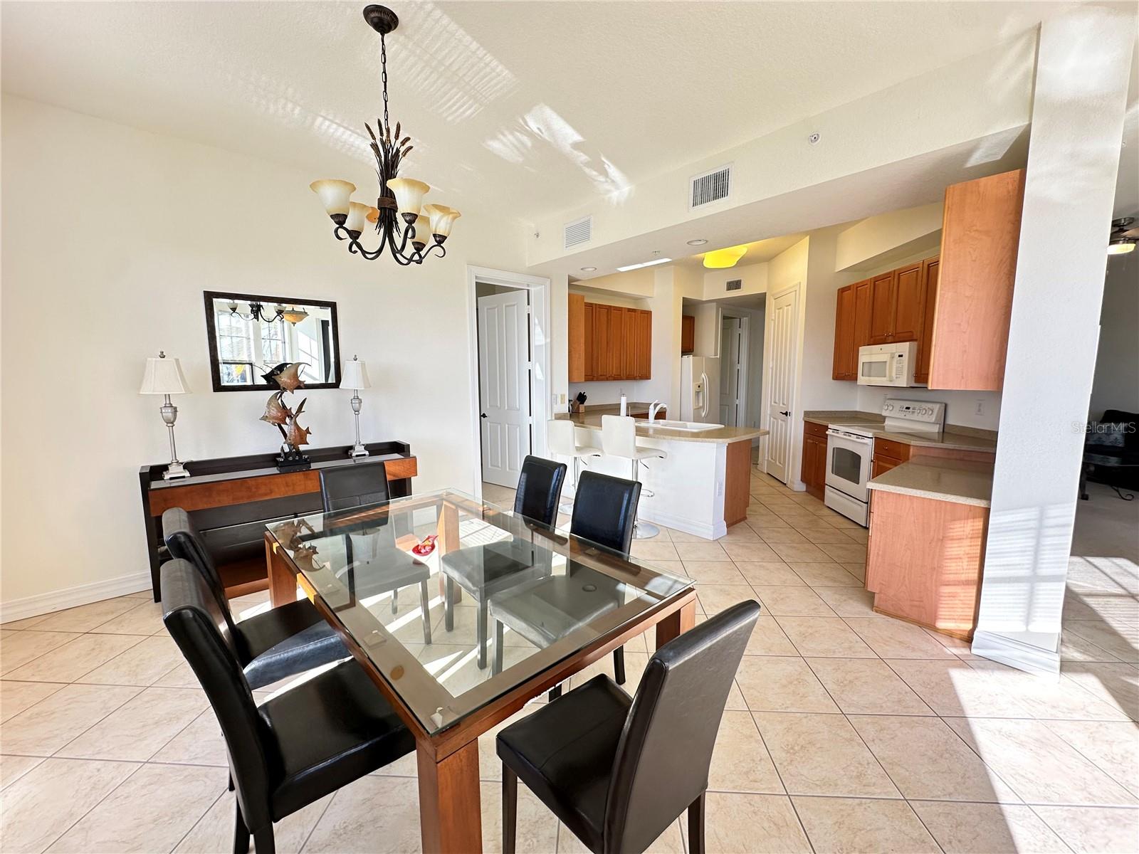 BOCA LAGO/VIVANTE 06 - Residential Lease