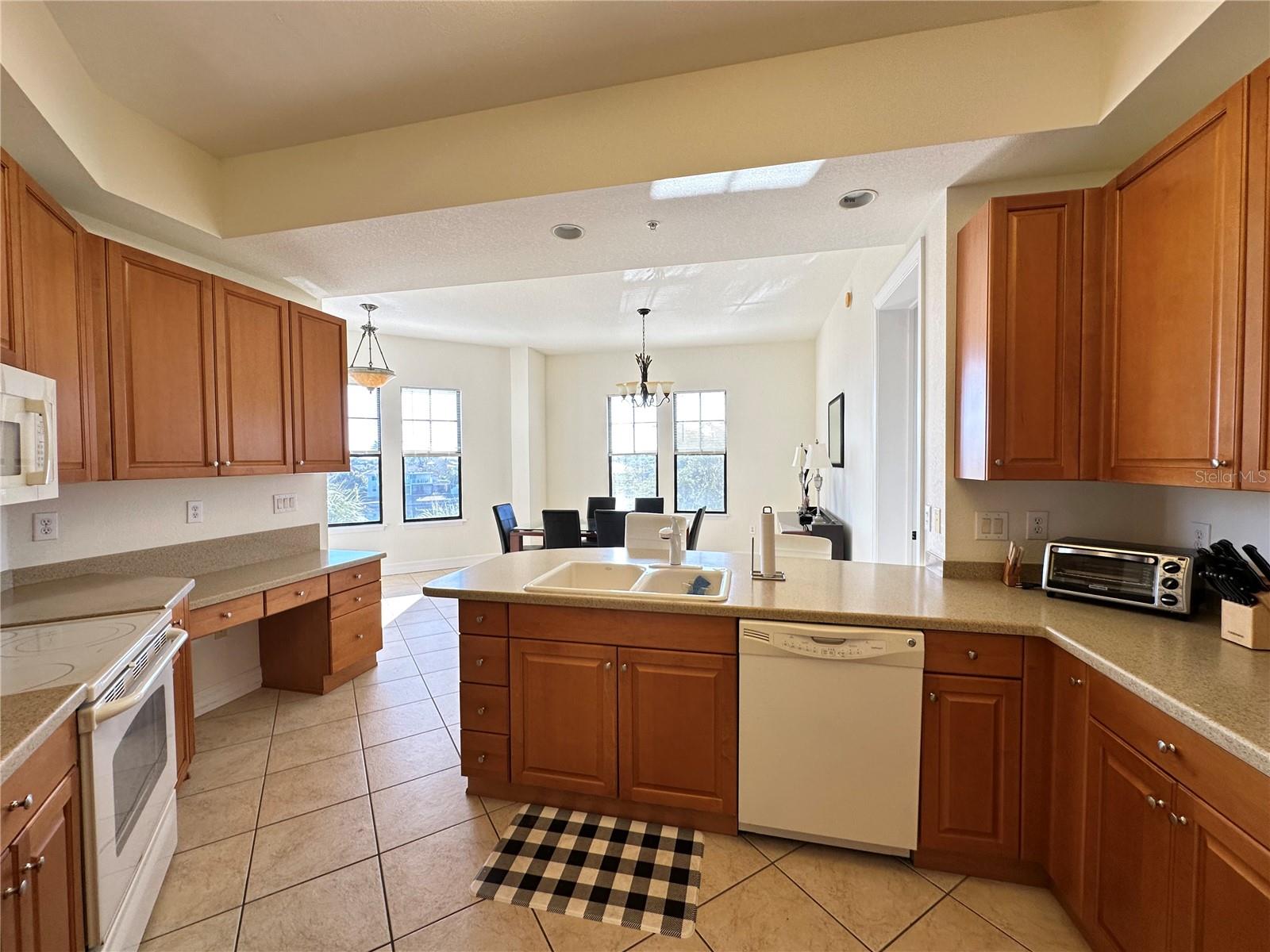 BOCA LAGO/VIVANTE 06 - Residential Lease