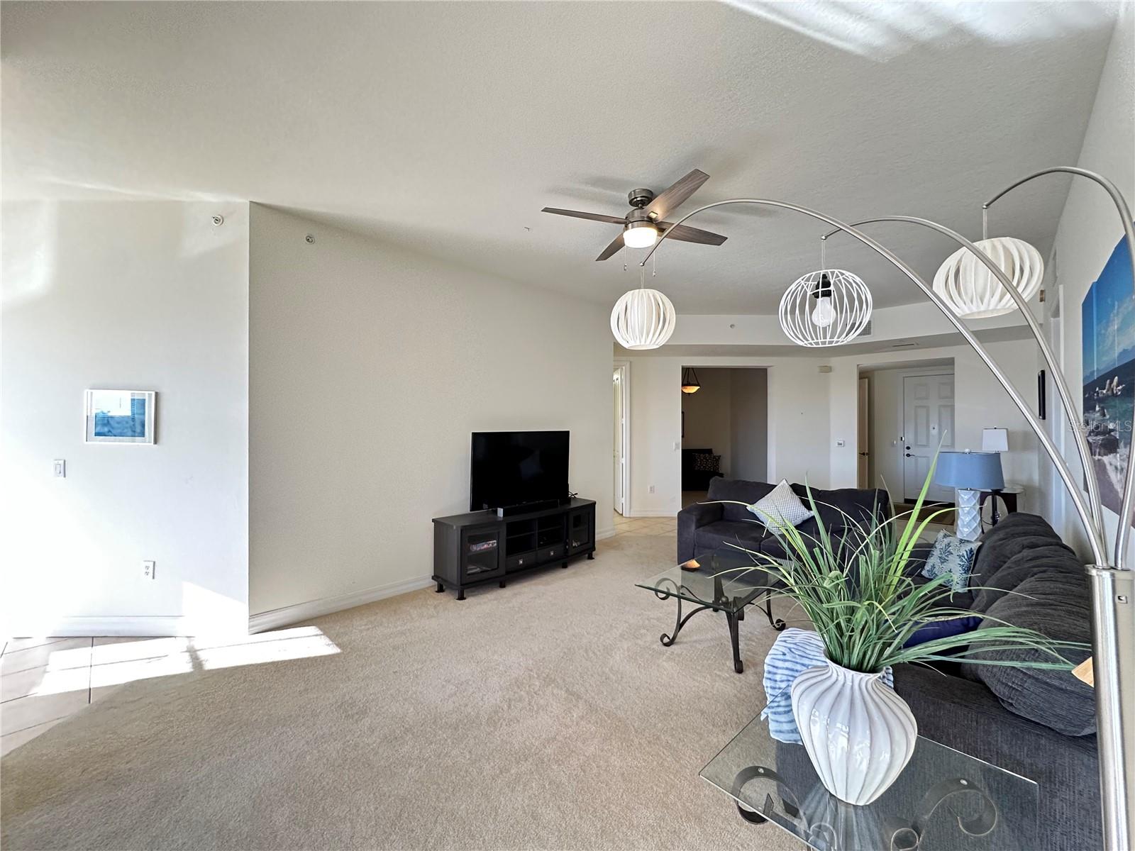 BOCA LAGO/VIVANTE 06 - Residential Lease