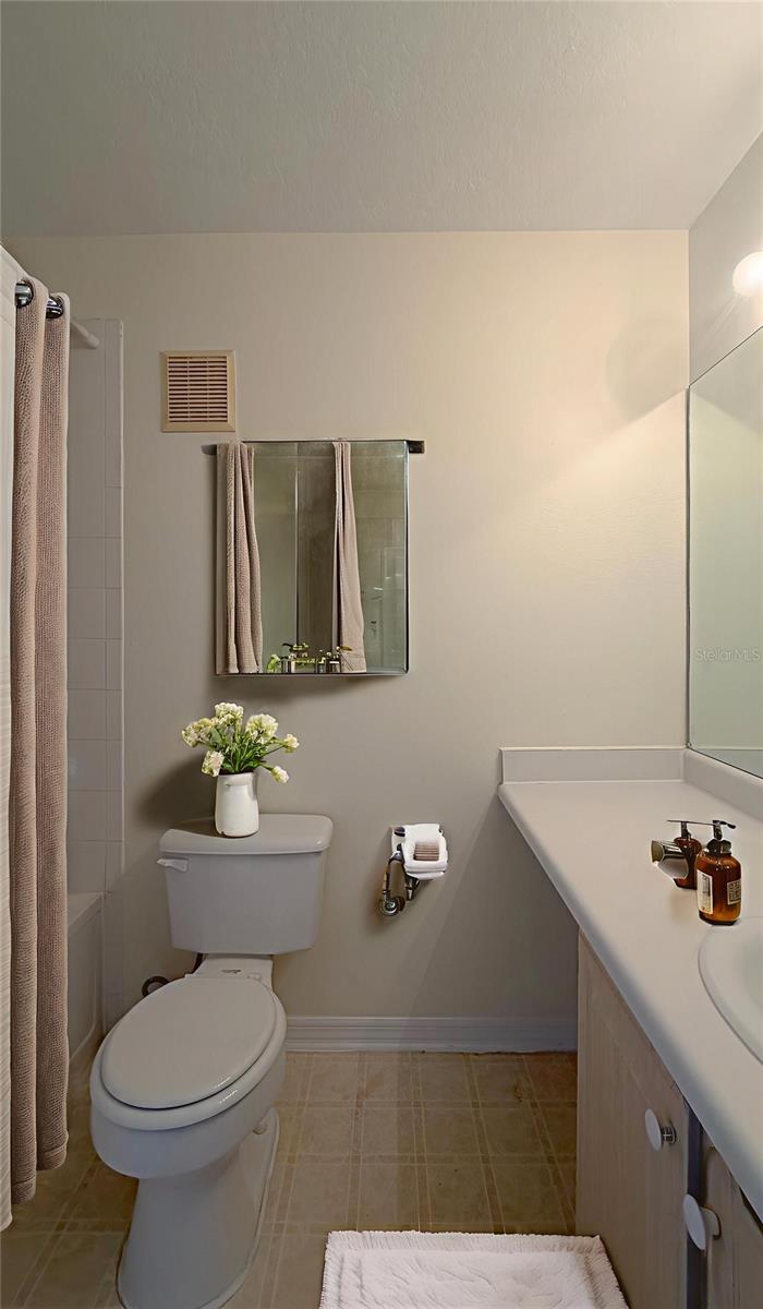 VILLAS AT LAKESIDE A CONDO - Residential