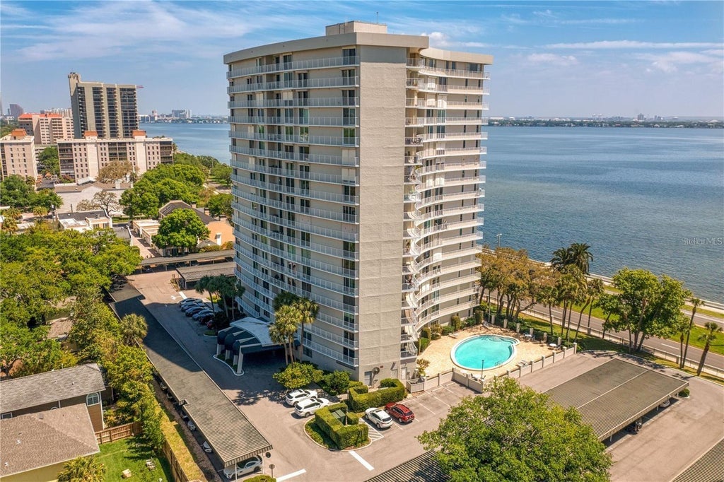 Photo of 2611 Bayshore Boulevard #303, Tampa, FL 33629 (MLS # TB8536983)
