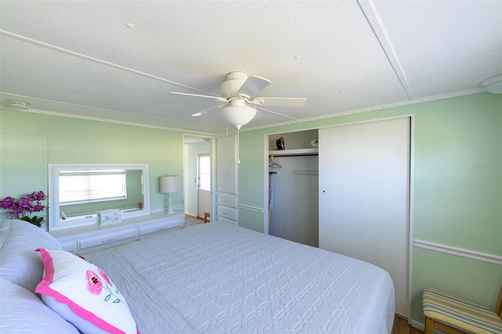 WINDWARD ISLES - Residential