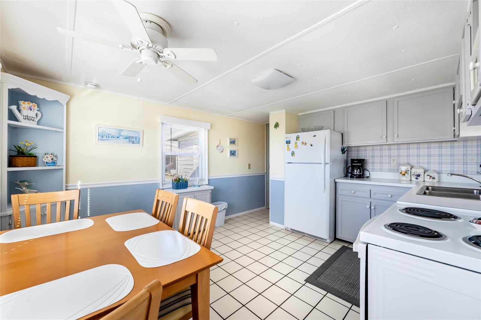 WINDWARD ISLES - Residential