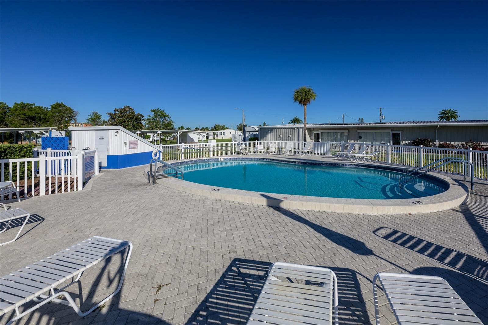 WINDWARD ISLES - Residential