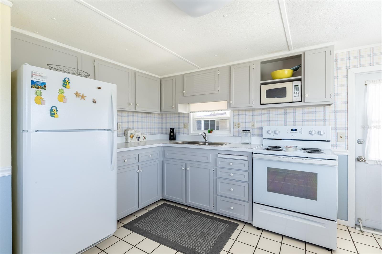 WINDWARD ISLES - Residential