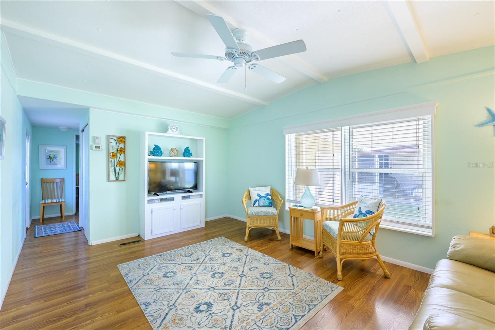 WINDWARD ISLES - Residential