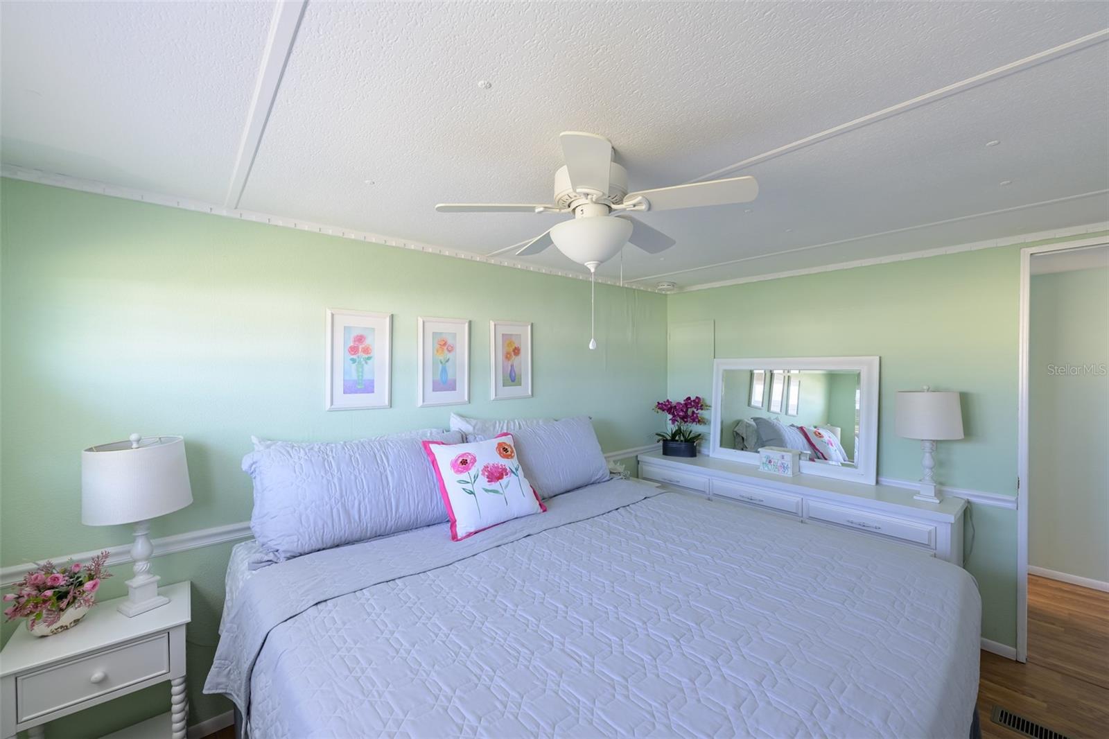 WINDWARD ISLES - Residential