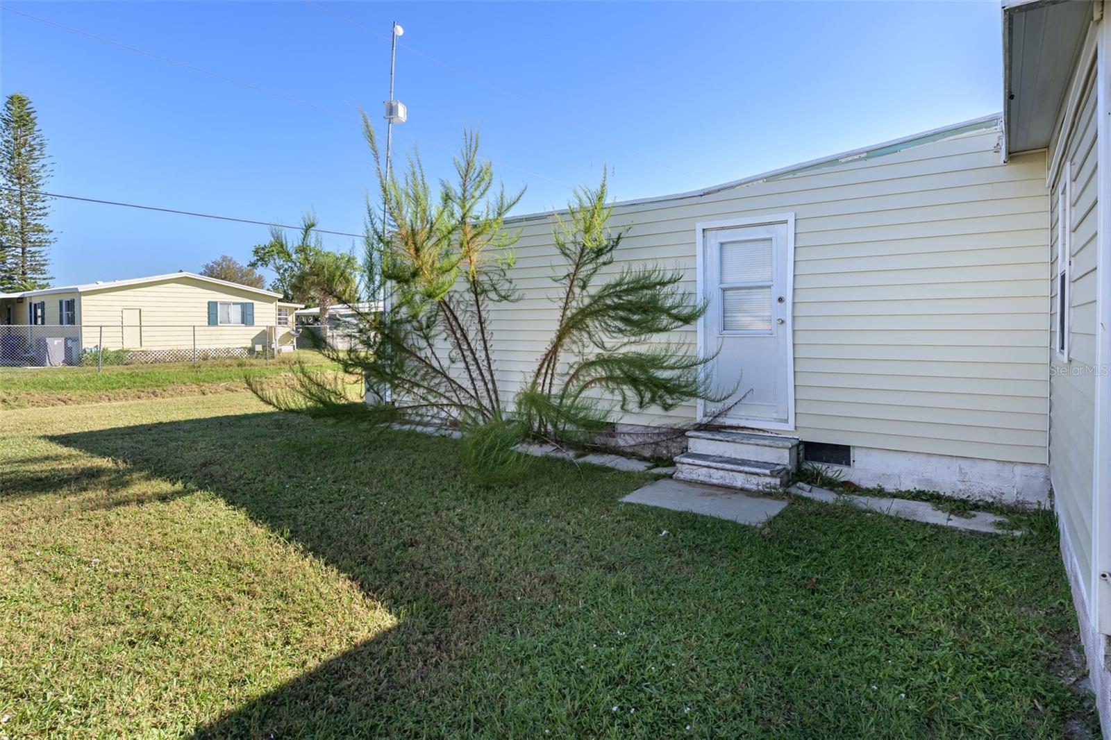 WINDWARD ISLES - Residential