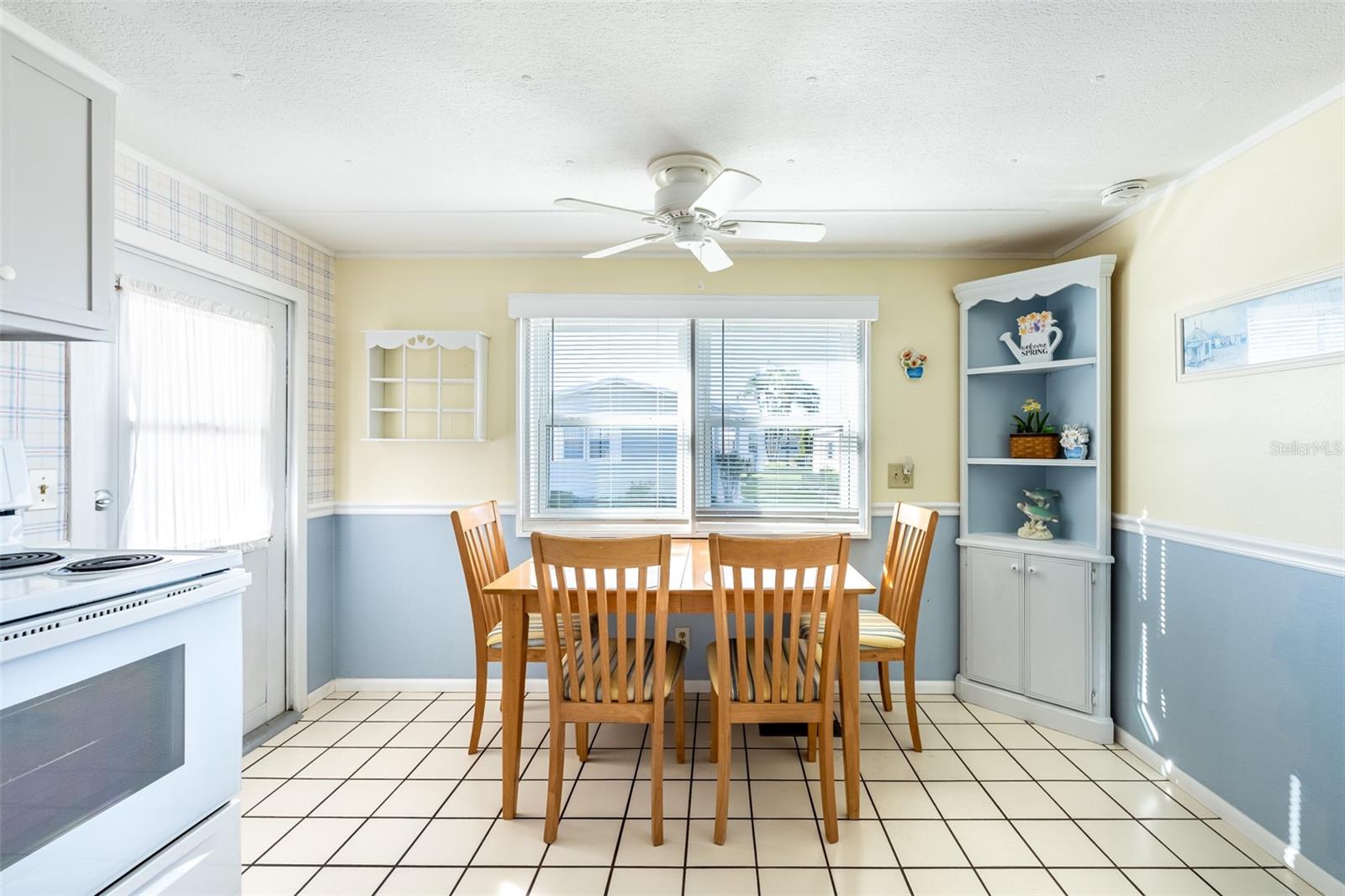 WINDWARD ISLES - Residential