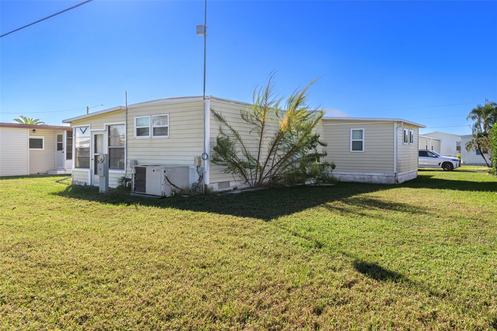 WINDWARD ISLES - Residential