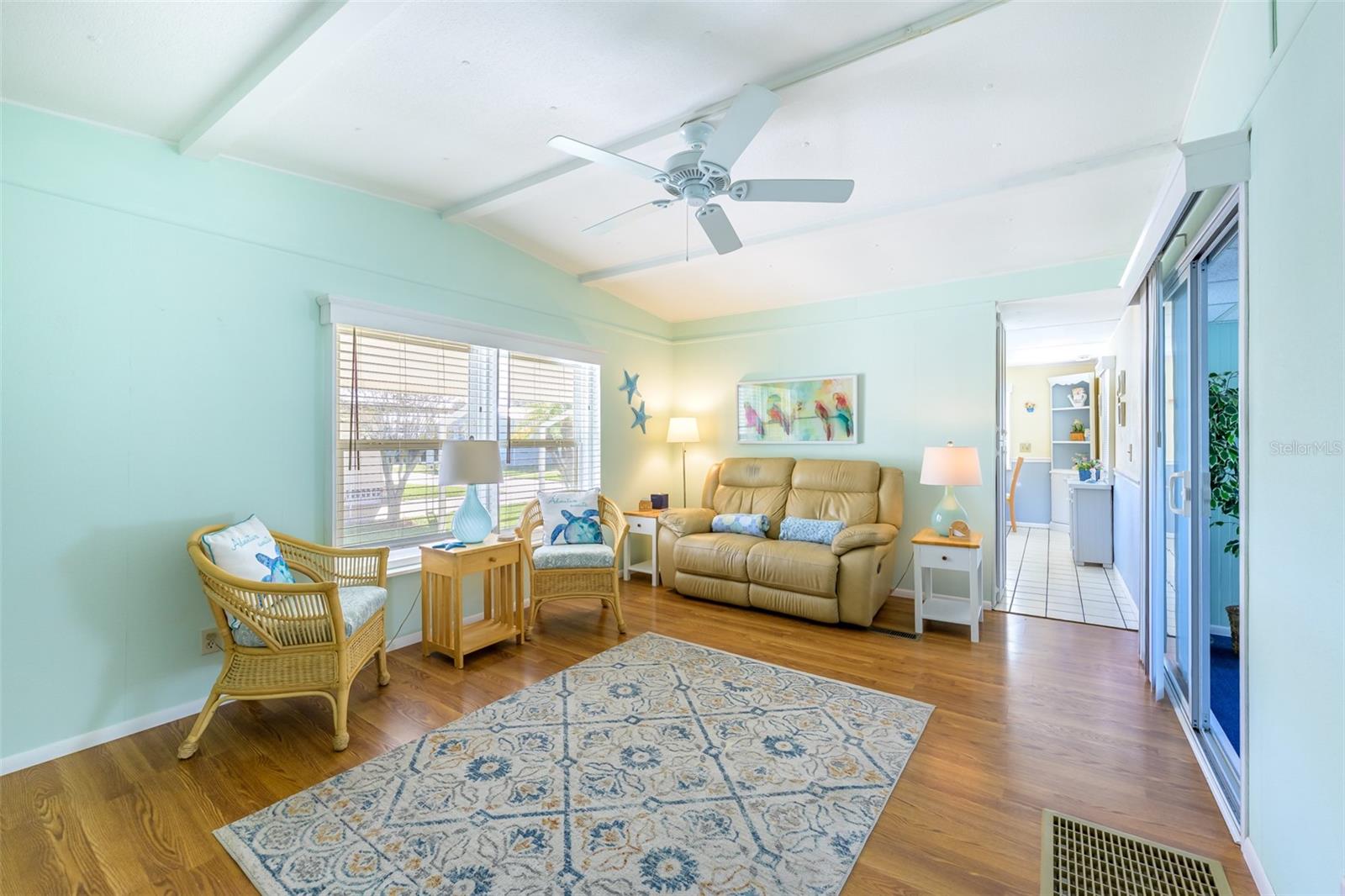 WINDWARD ISLES - Residential