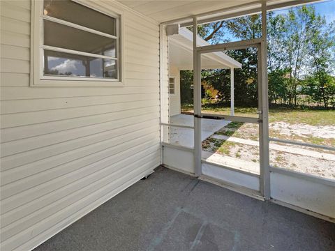 A home in WINTER HAVEN